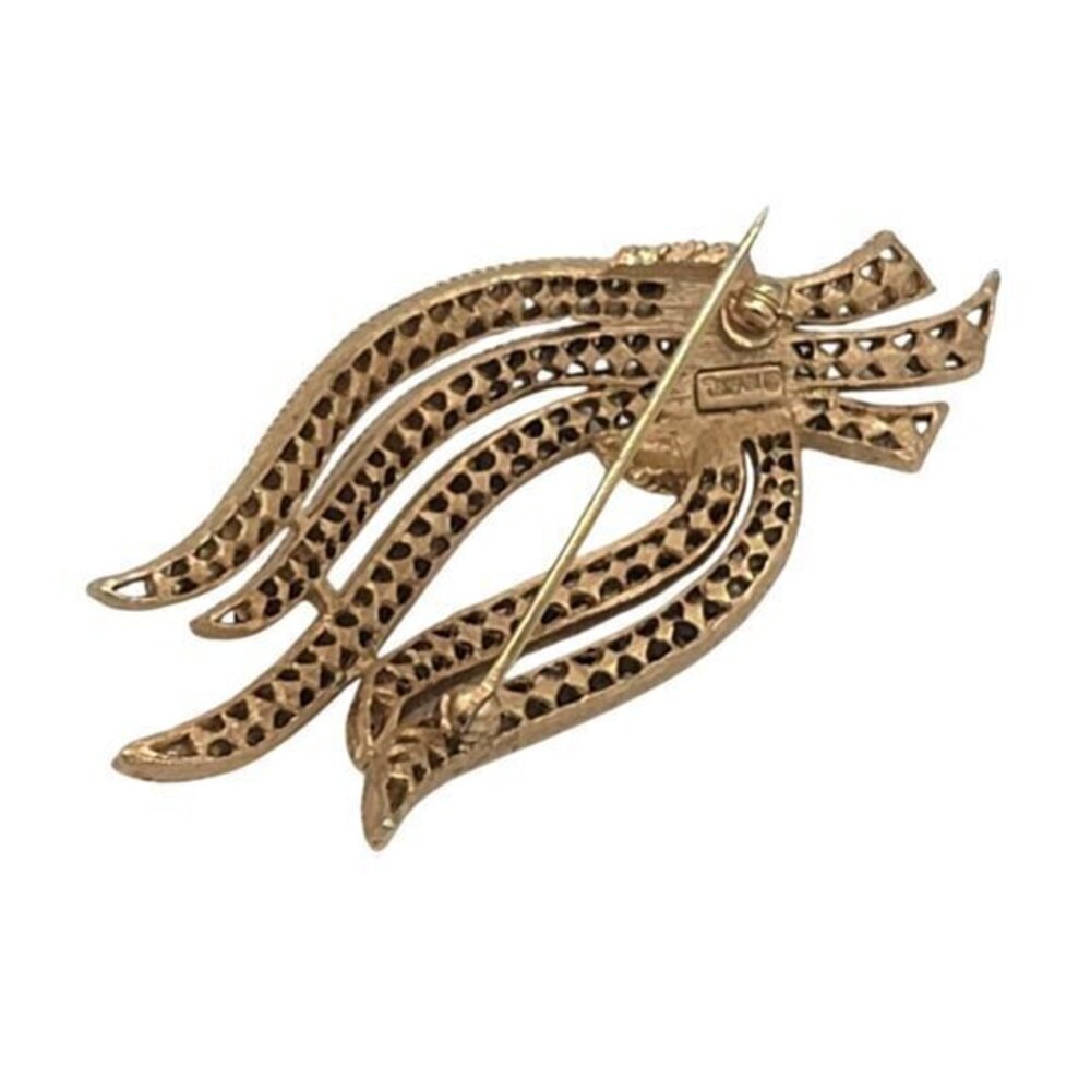 Vintage Crown Trifari Cavalcade Ribbon Brooch Pin Gold - Picture 3 of 5